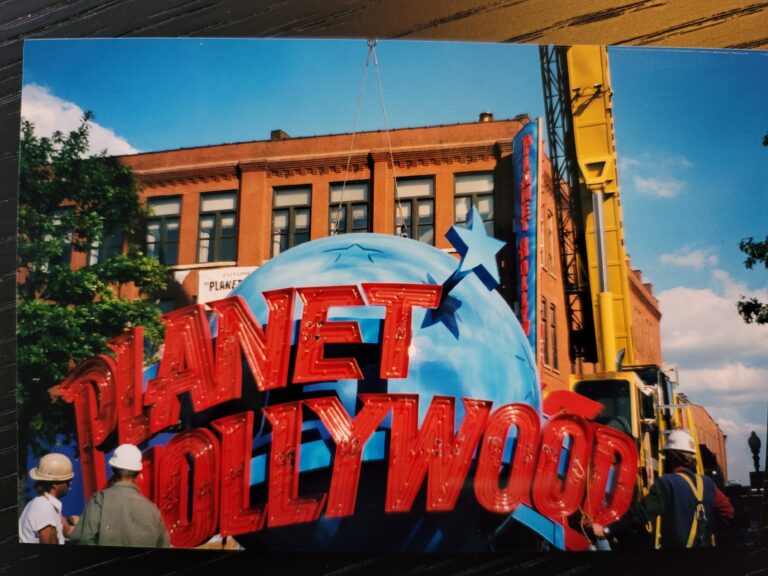 Custom sign and business theming for Planet Hollywood