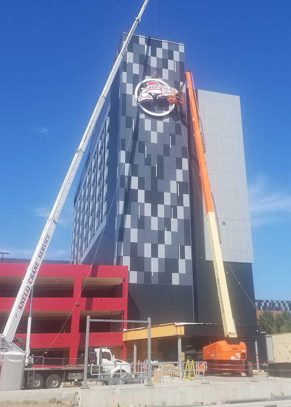 Emerald Queen Casino logo sign installation in Fife by New Image Creative (4)